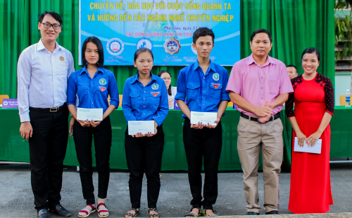 Chung tay cùng công đoàn doanh nghiệp hỗ trợ con em người lao động có thêm nhiều cơ hội học tập