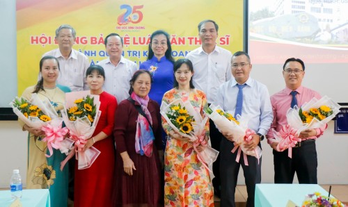 15 học viên bảo vệ thành công luận văn thạc sĩ