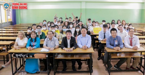 Viện Quản trị công nghiệp & Logistics chào đón tân sinh viên