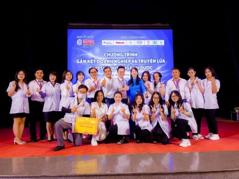 Gắn kết doanh nghiệp và truyền lửa cho sinh viên ngành Dược