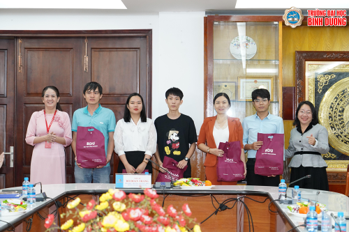 Trường Đại học Bình Dương tổ chức lễ khai giảng các lớp đào tạo trình độ thạc sĩ đợt 1 năm 2025