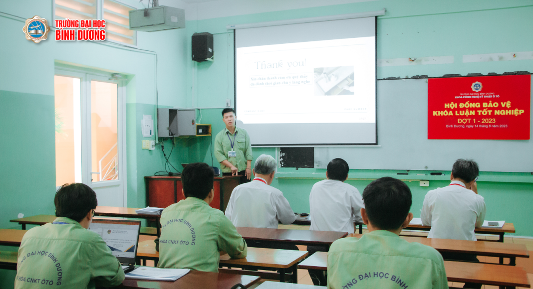 sinh vien khoa o to hoan thanh khoa luan tot nghiep 1 1068x580