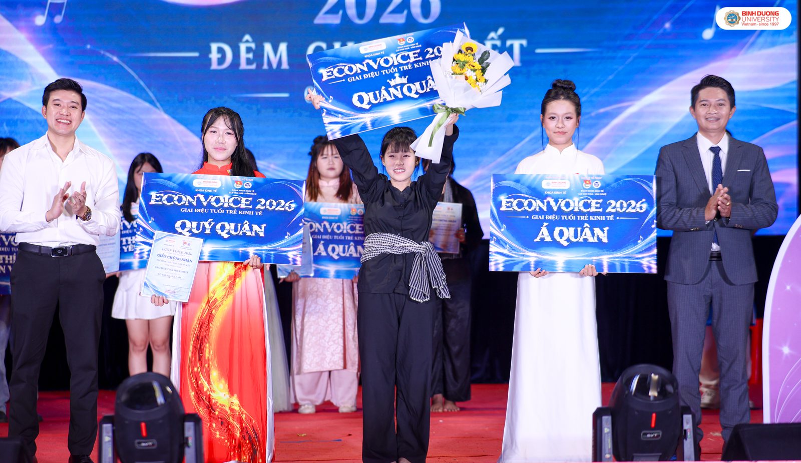 Ban Tổ chức trao giải Quán quân, Á quân và Quý quân ECON VOICE 2026.