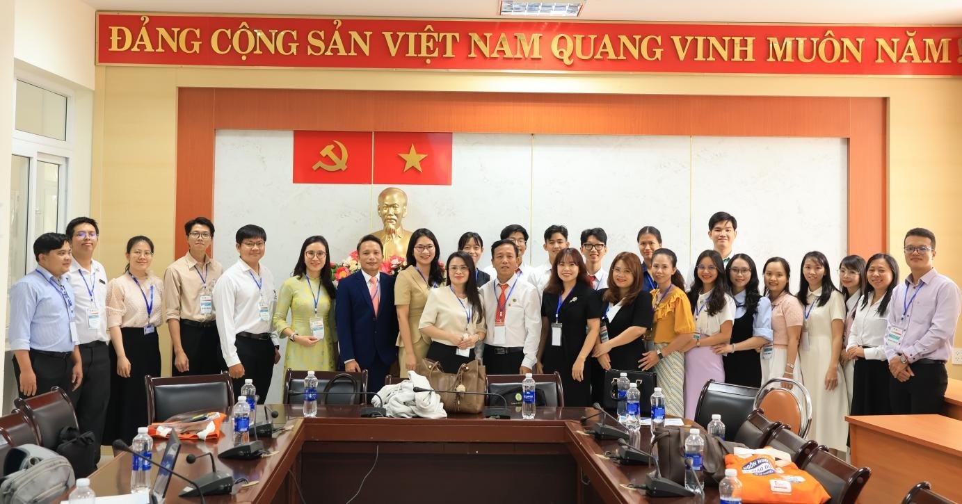 Hình ảnh tiểu ban Trí tuệ nhân tạo và giáo dục ngôn ngữ